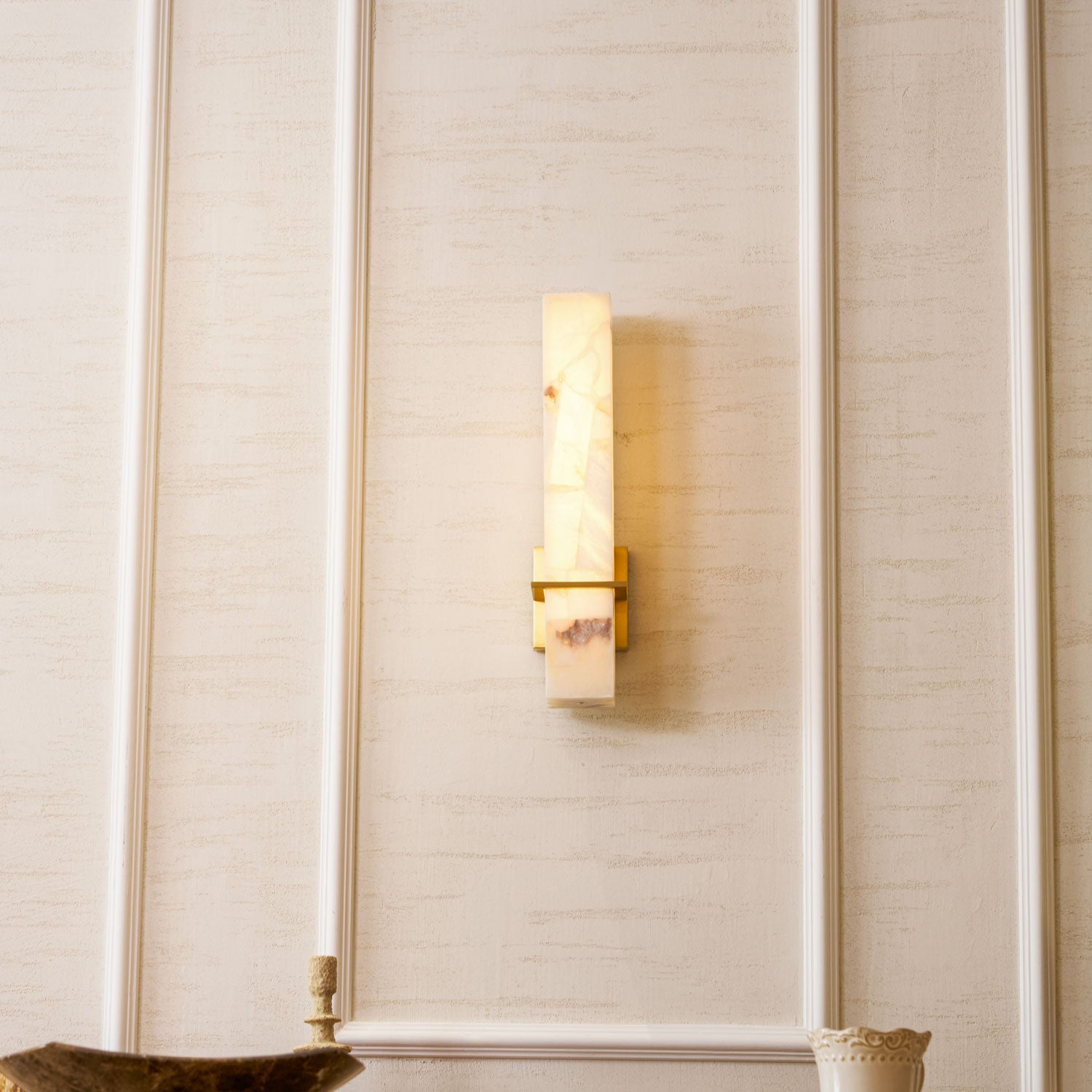 Milan Alabaster Aplique