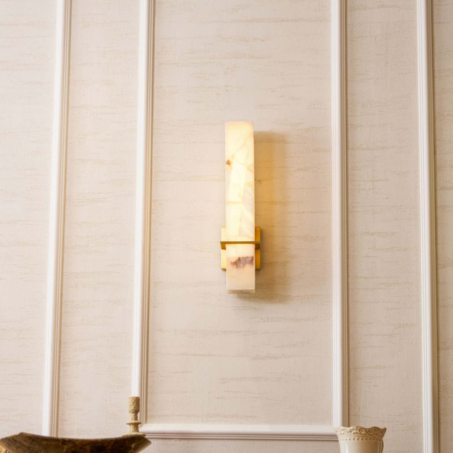 Milan Alabaster Aplique