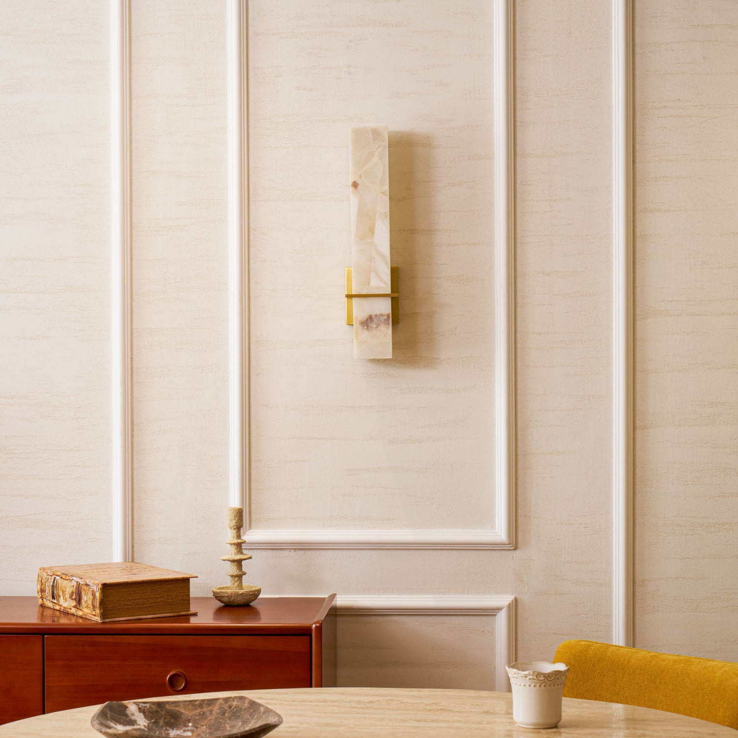 Milan Alabaster Aplique