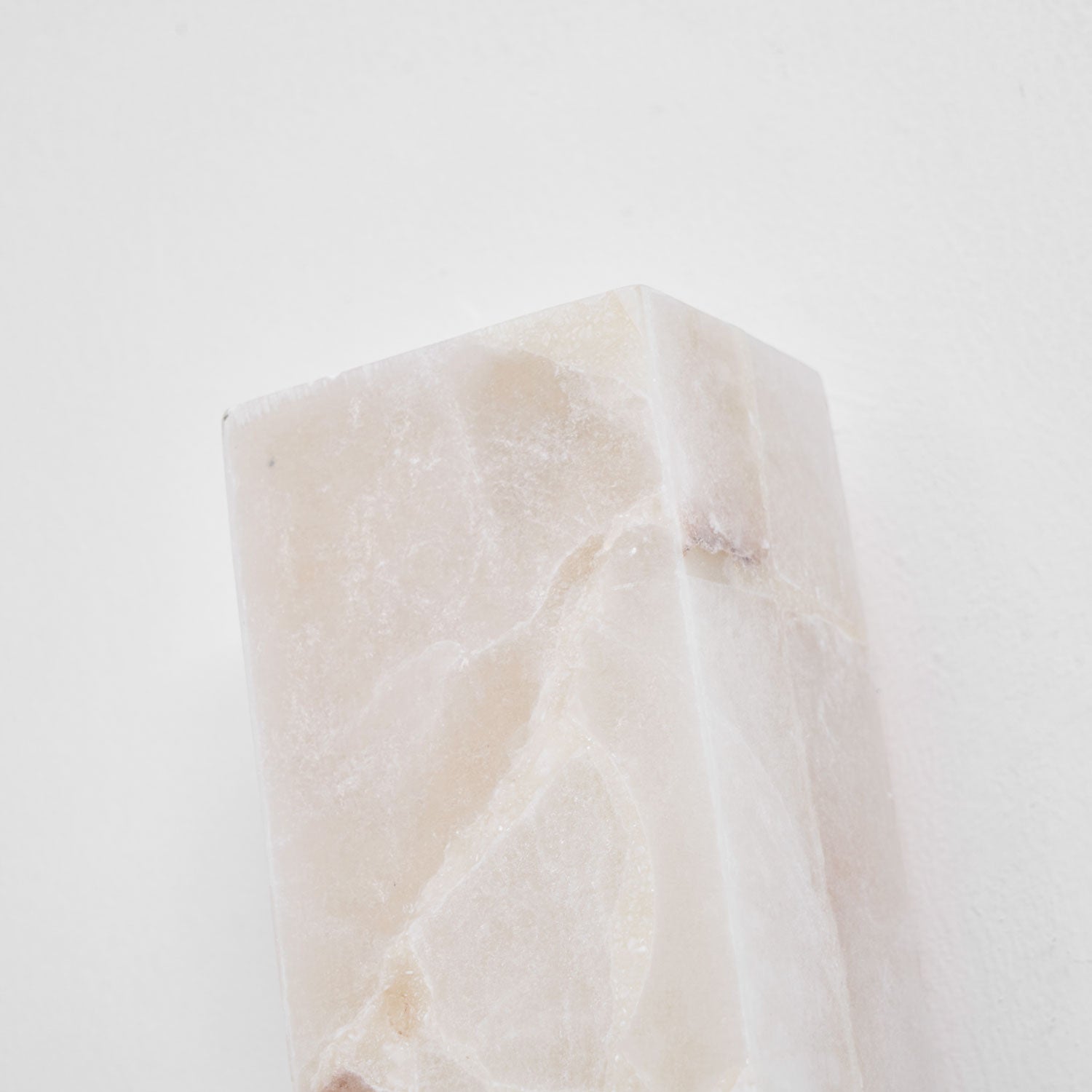 Milan Alabaster Aplique