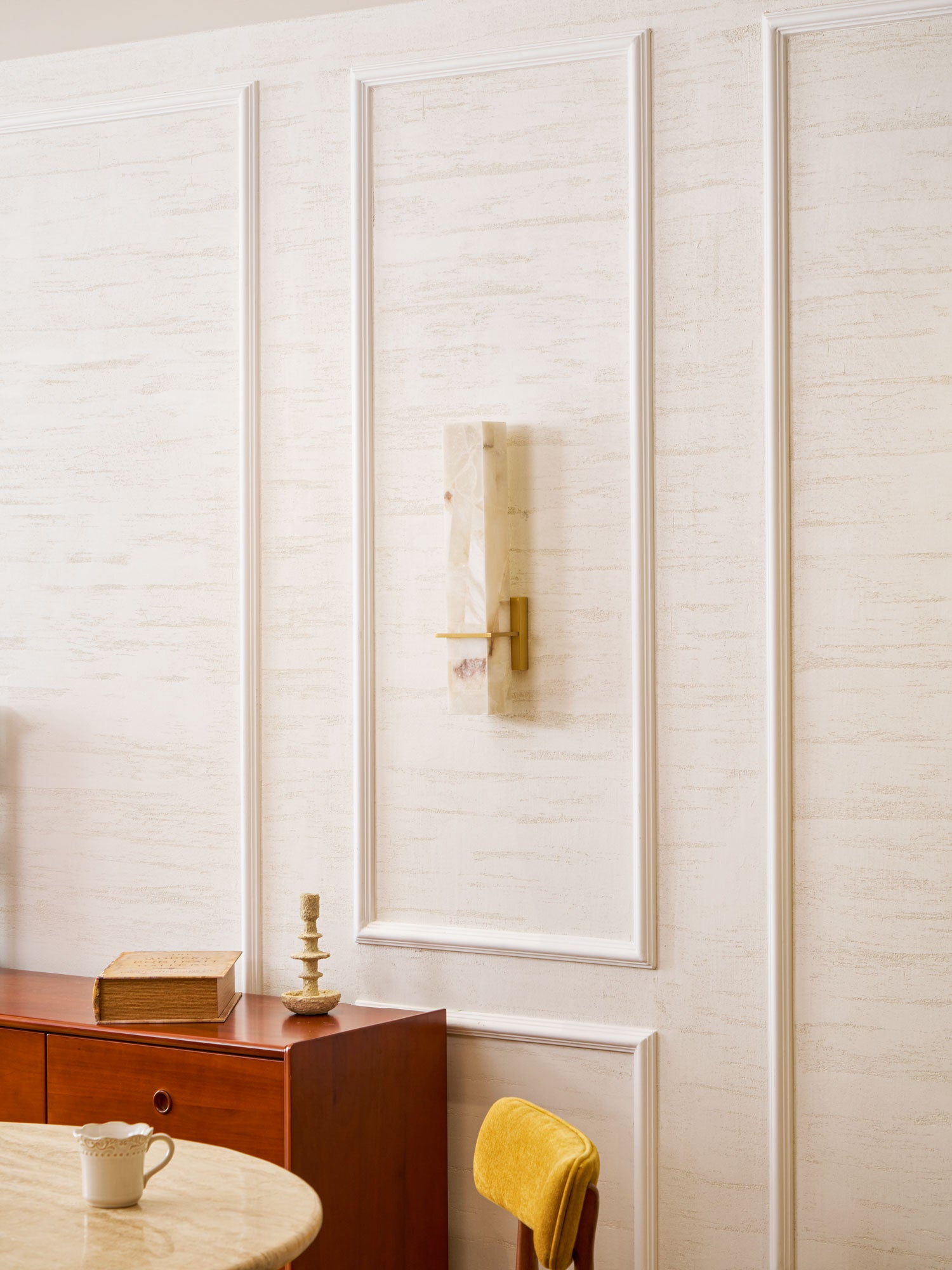 Milan Alabaster Aplique