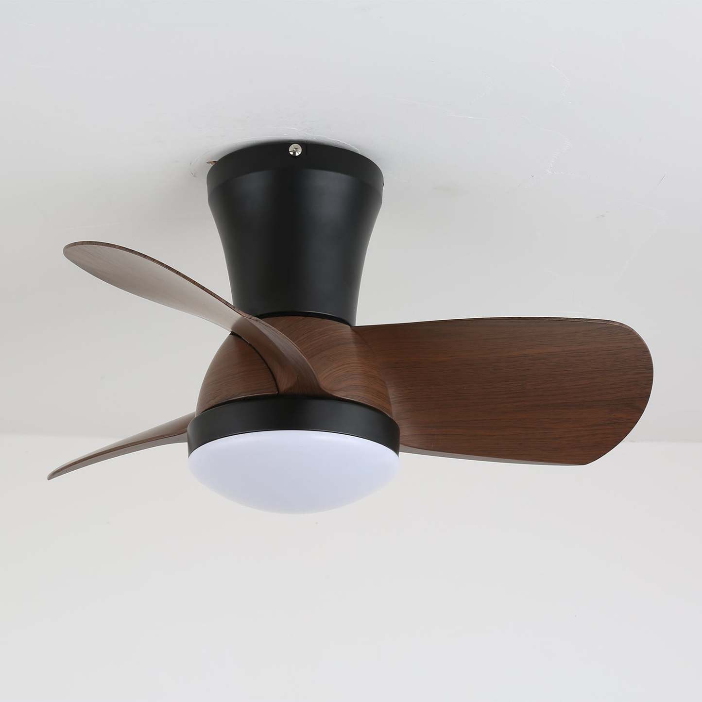 Ventilador de Techo Moderno Avelo con Luz y Madera, diagrama con dimensiones (Diámetro 61cm x Alto 30cm)