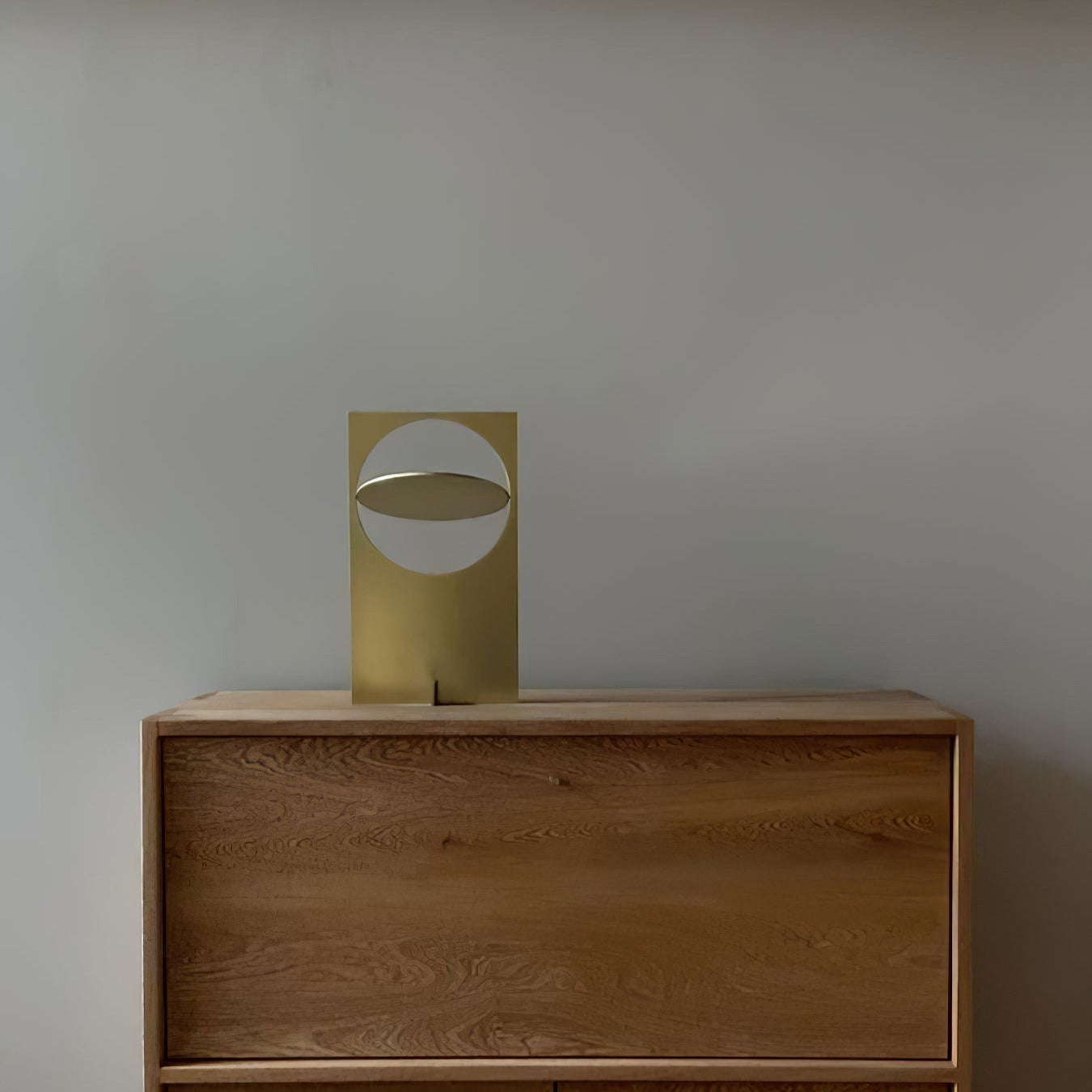Axis Orbit Disc Table Lamp