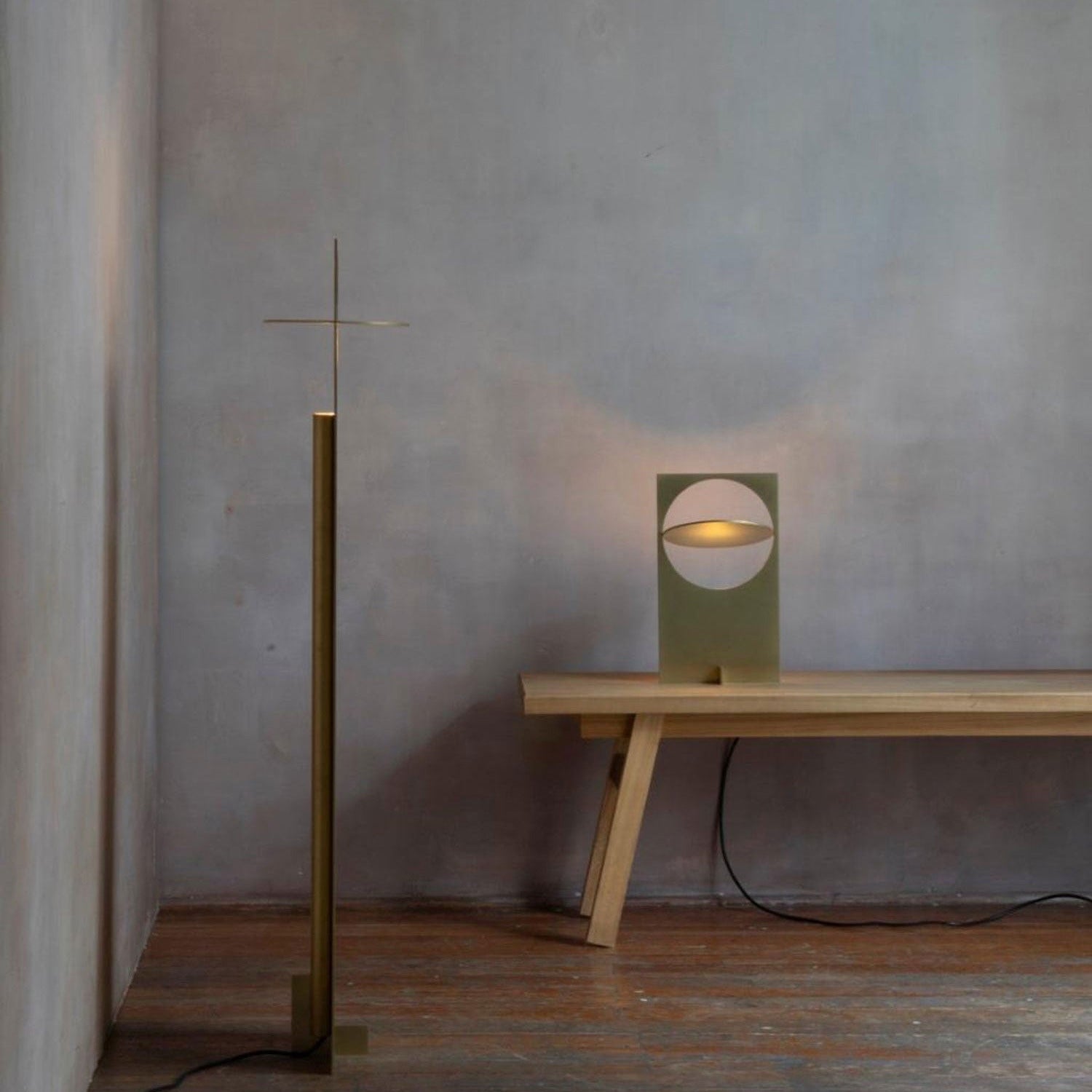 Axis Orbit Disc Table Lamp