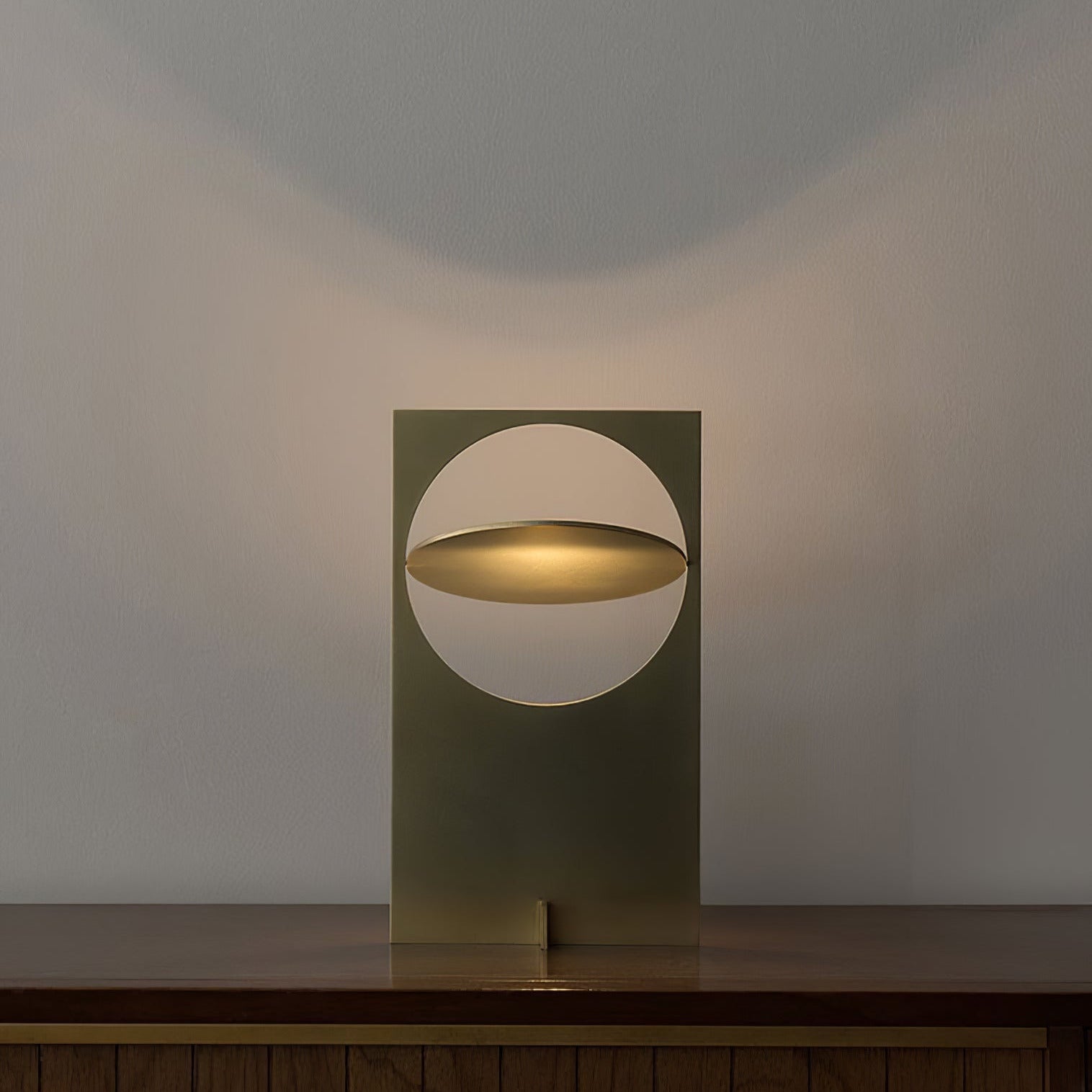 Axis Orbit Disc Table Lamp