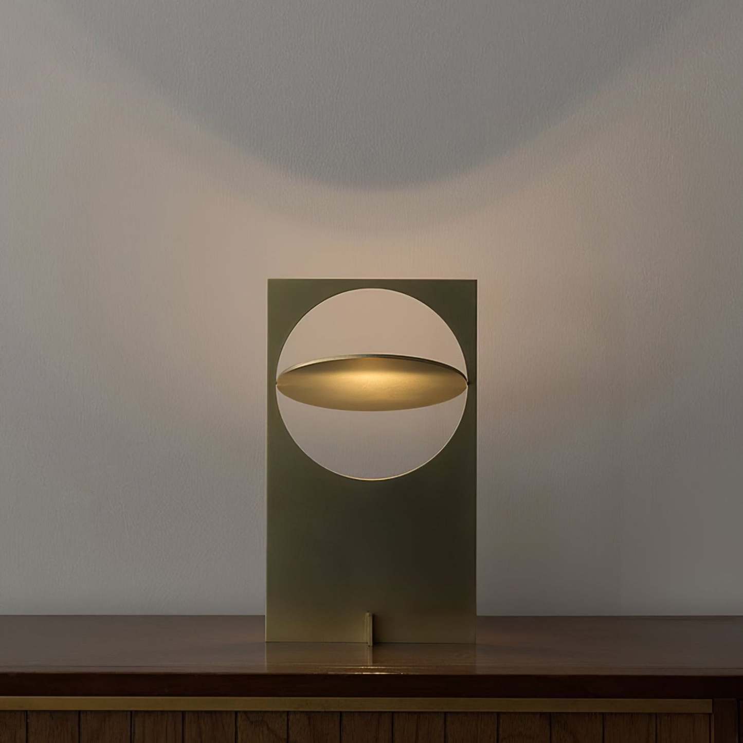 Axis Orbit Disc Table Lamp