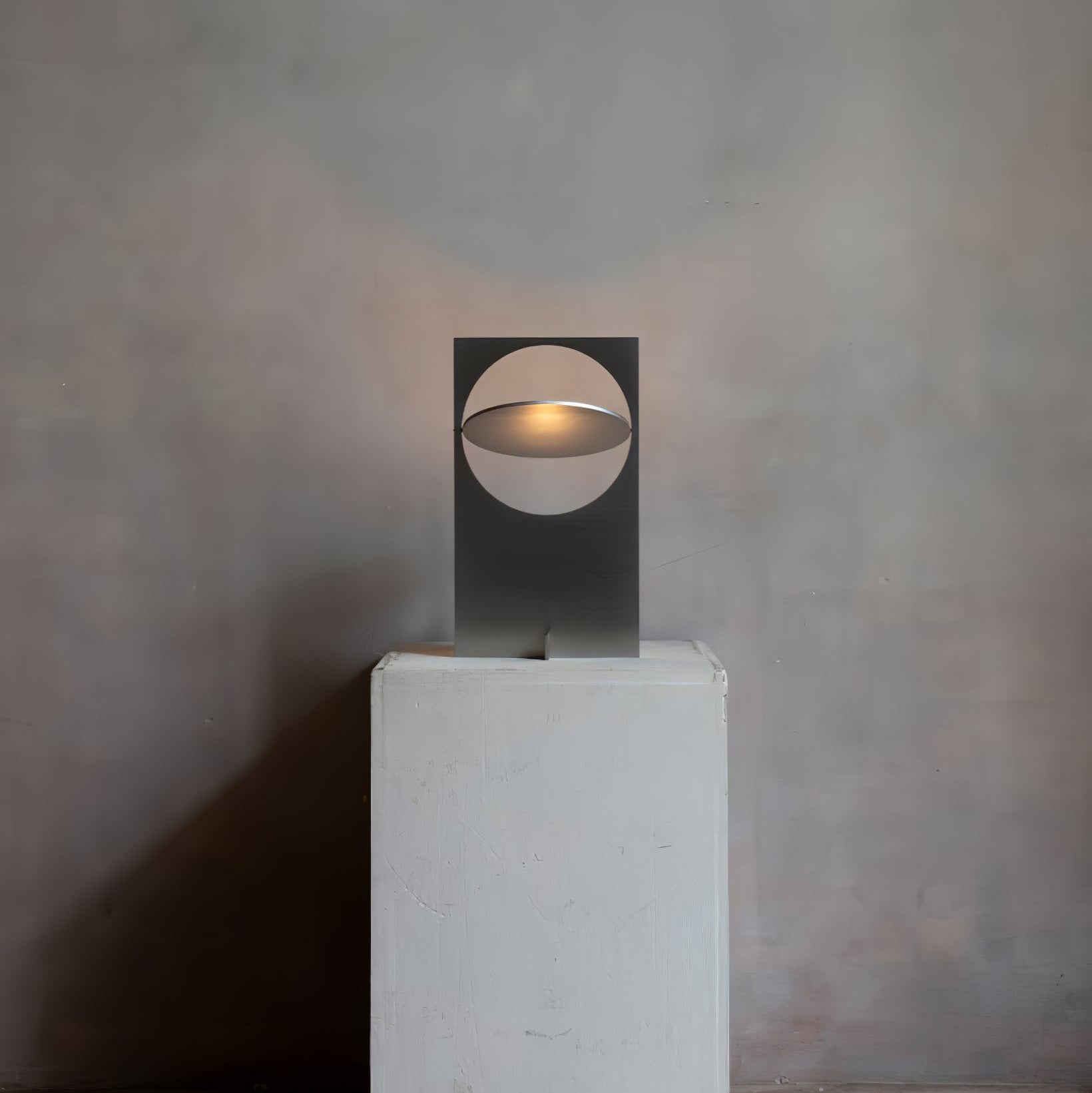 Axis Orbit Disc Table Lamp