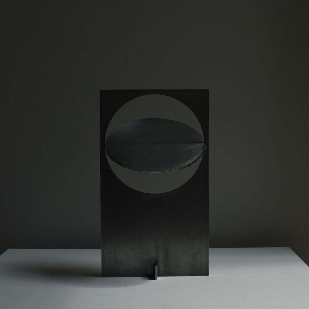 Axis Orbit Disc Table Lamp