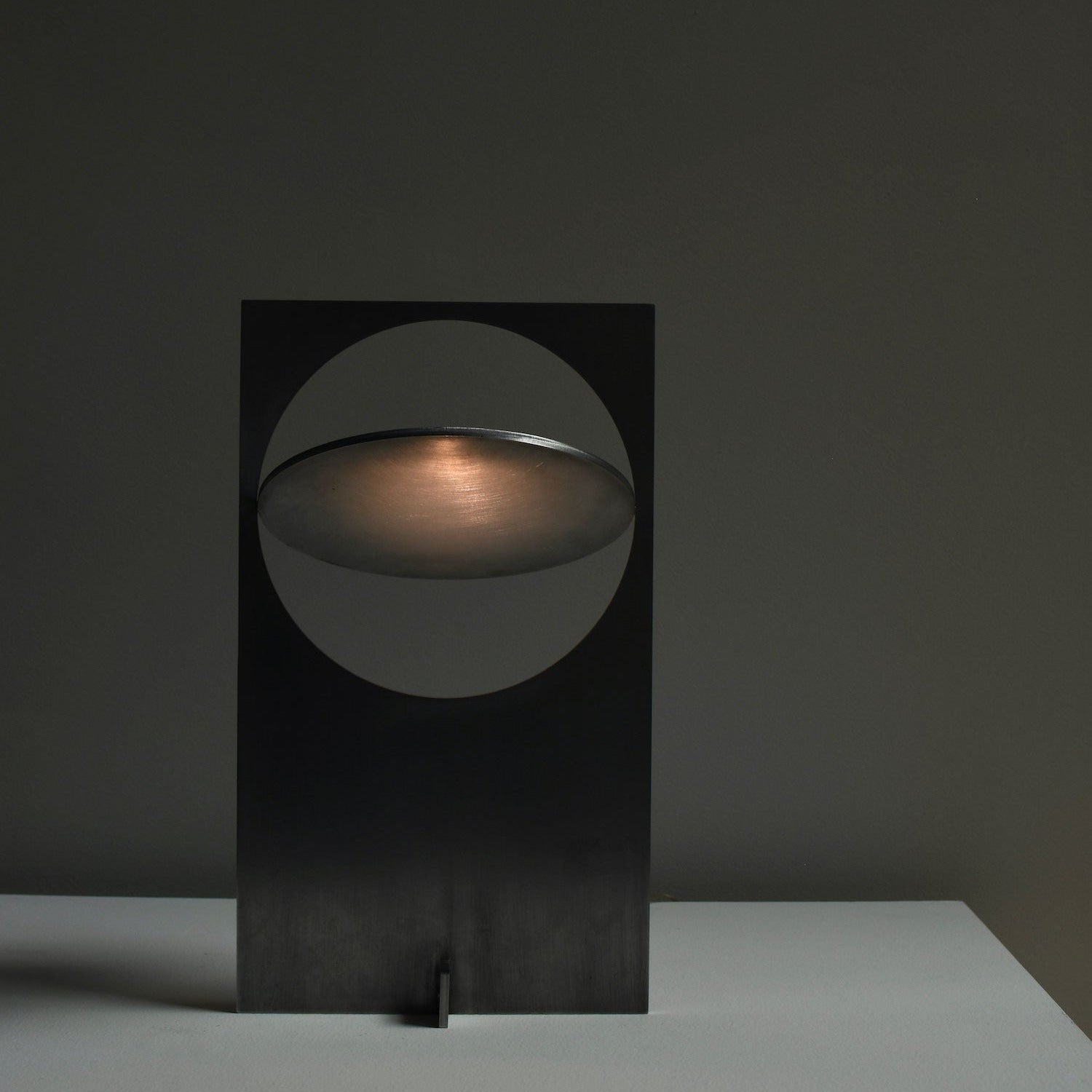 Axis Orbit Disc Table Lamp