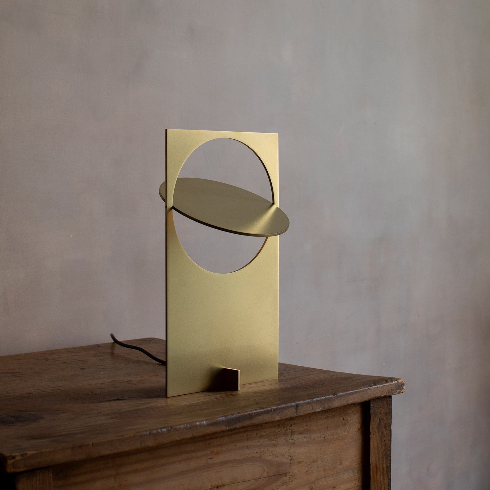 Axis Orbit Disc Table Lamp