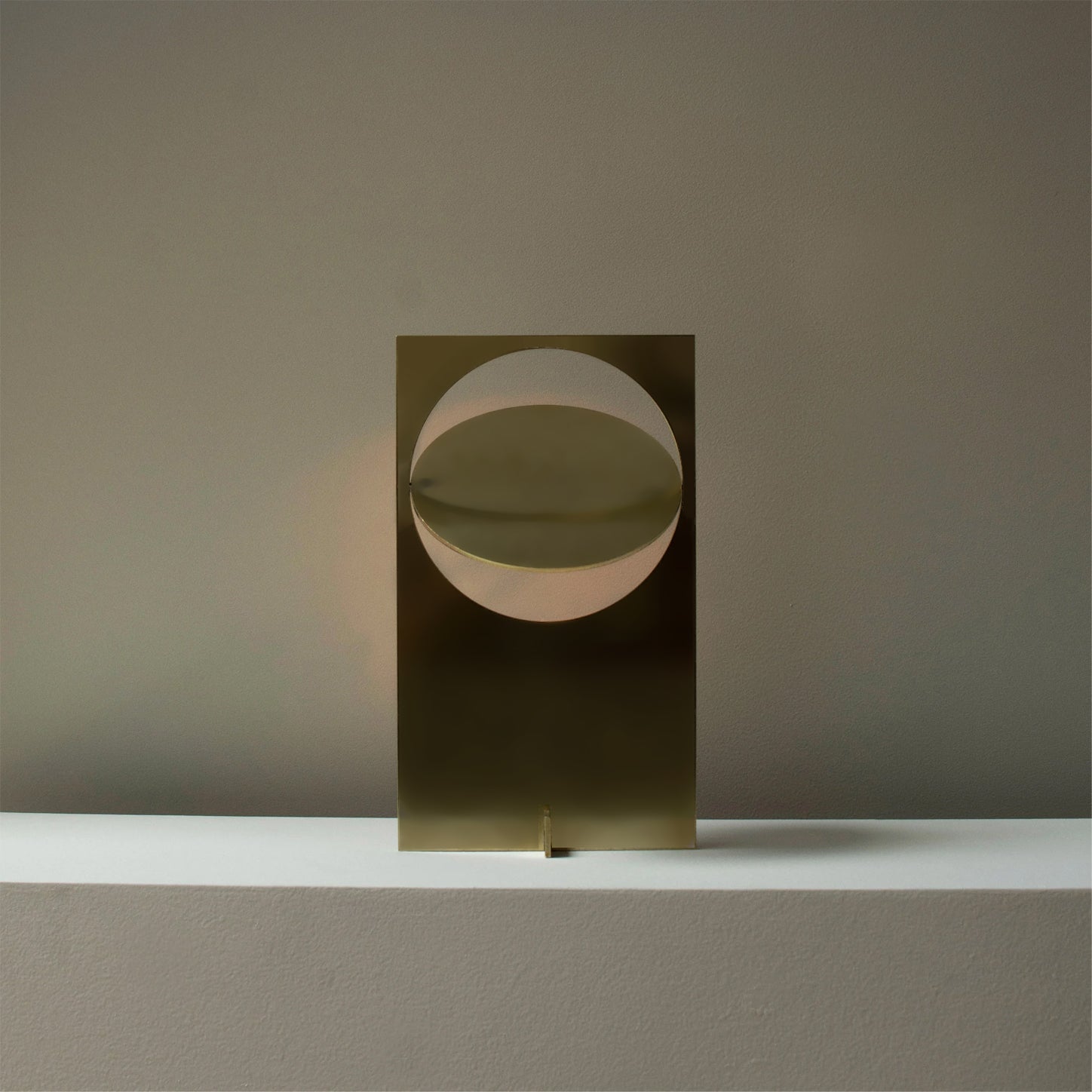 Axis Orbit Disc Table Lamp
