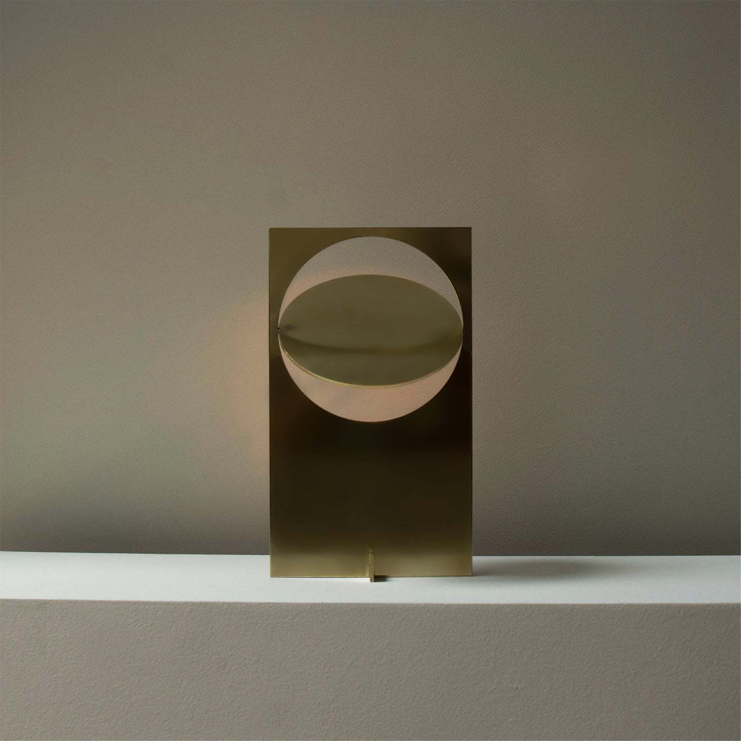 Axis Orbit Disc Table Lamp