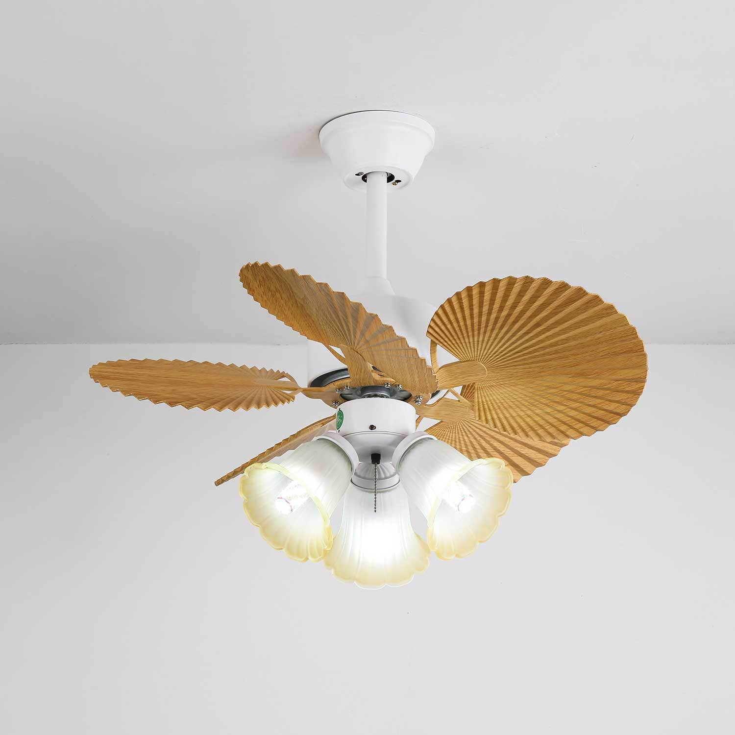 Detalle de las aspas de ABS y el área de la fuente de luz del ventilador de techo
