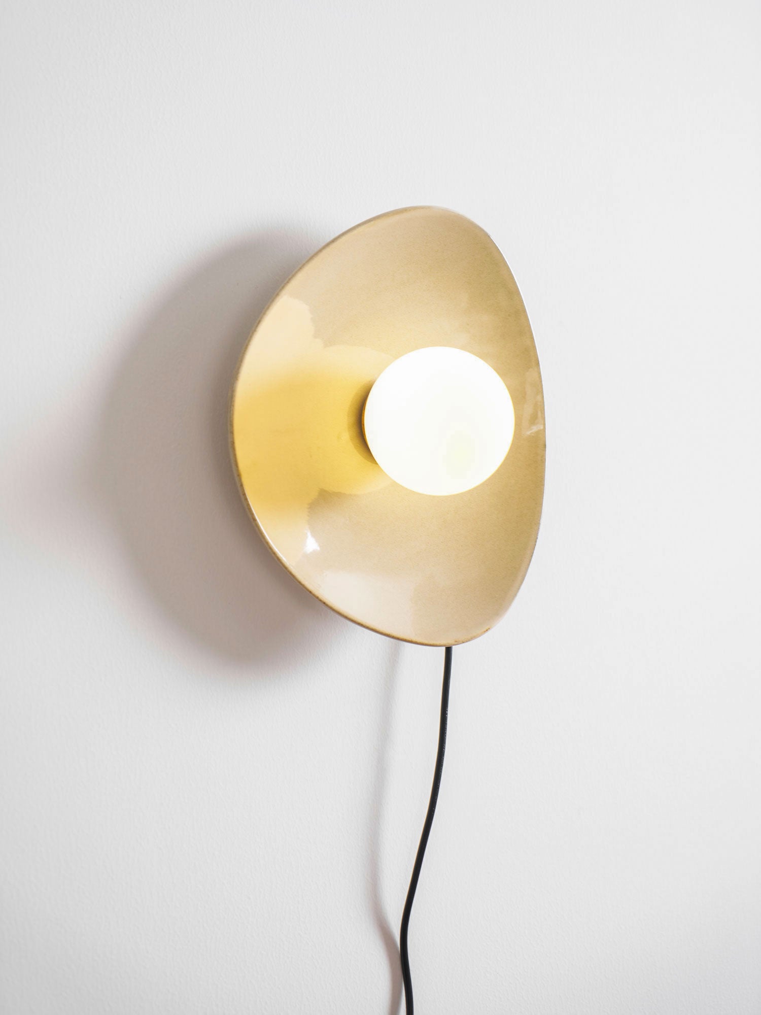 Pebble Disc Plug-in Aplique