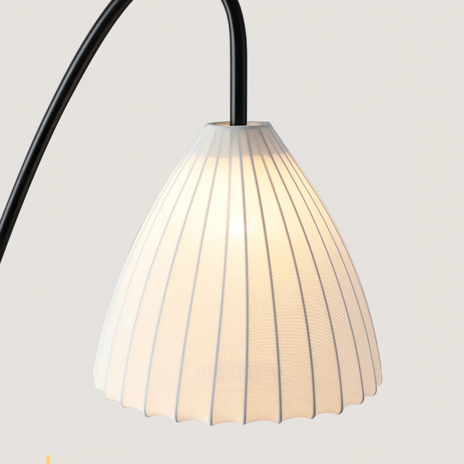 Hakka Minimalist Tripod Floor Lamp