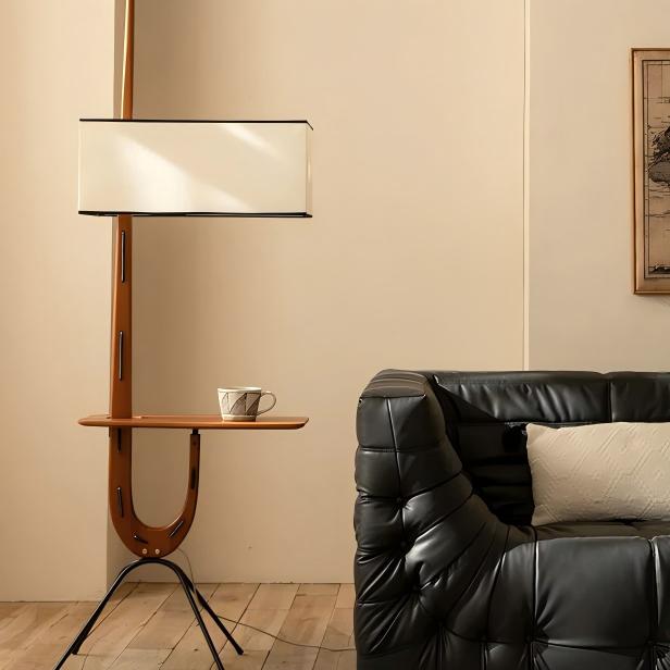 Drift Giraffe Floor Lamp