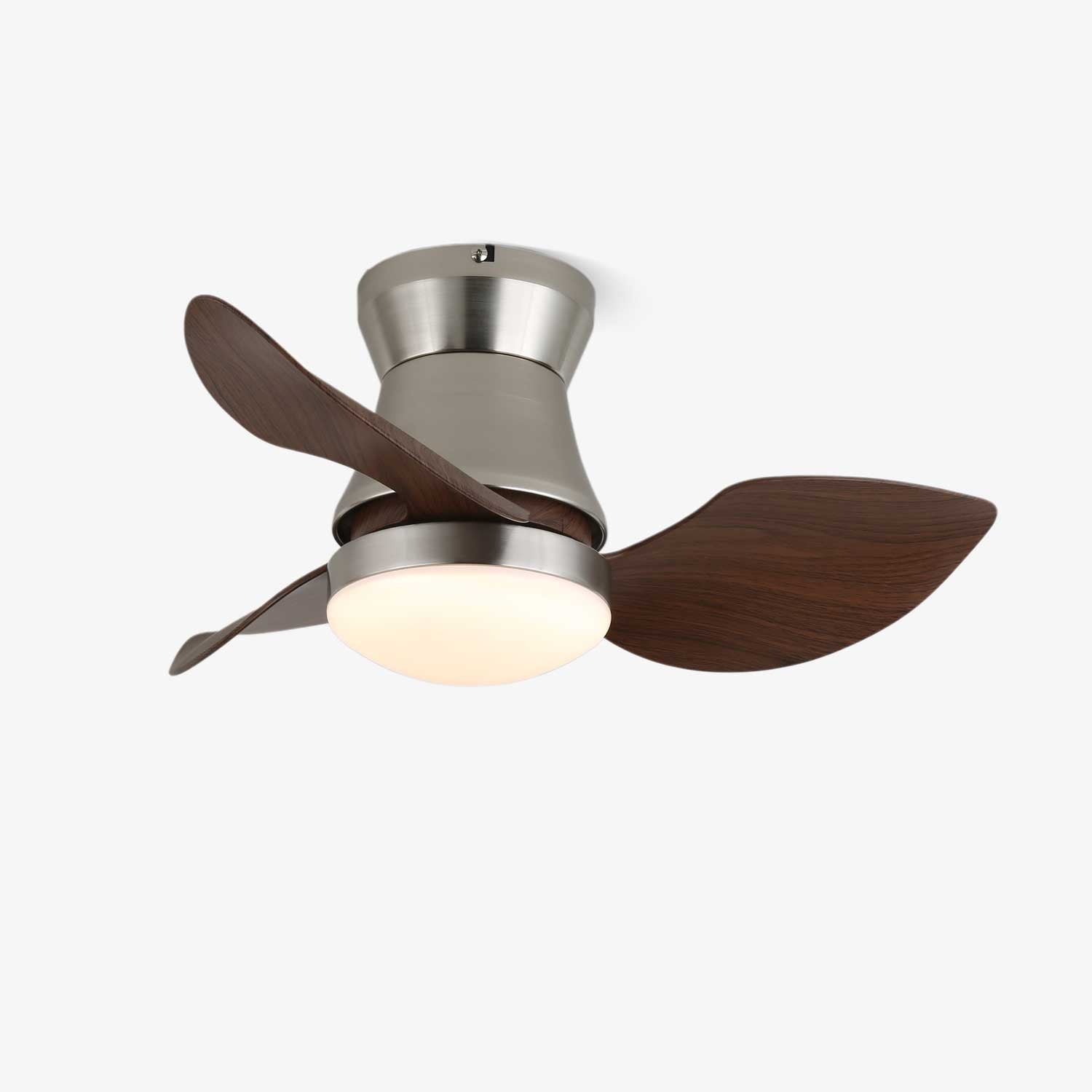 Ventilador de Techo Moderno Airlume de Madera con Luz en funcionamiento, mostrando el movimiento del aire.