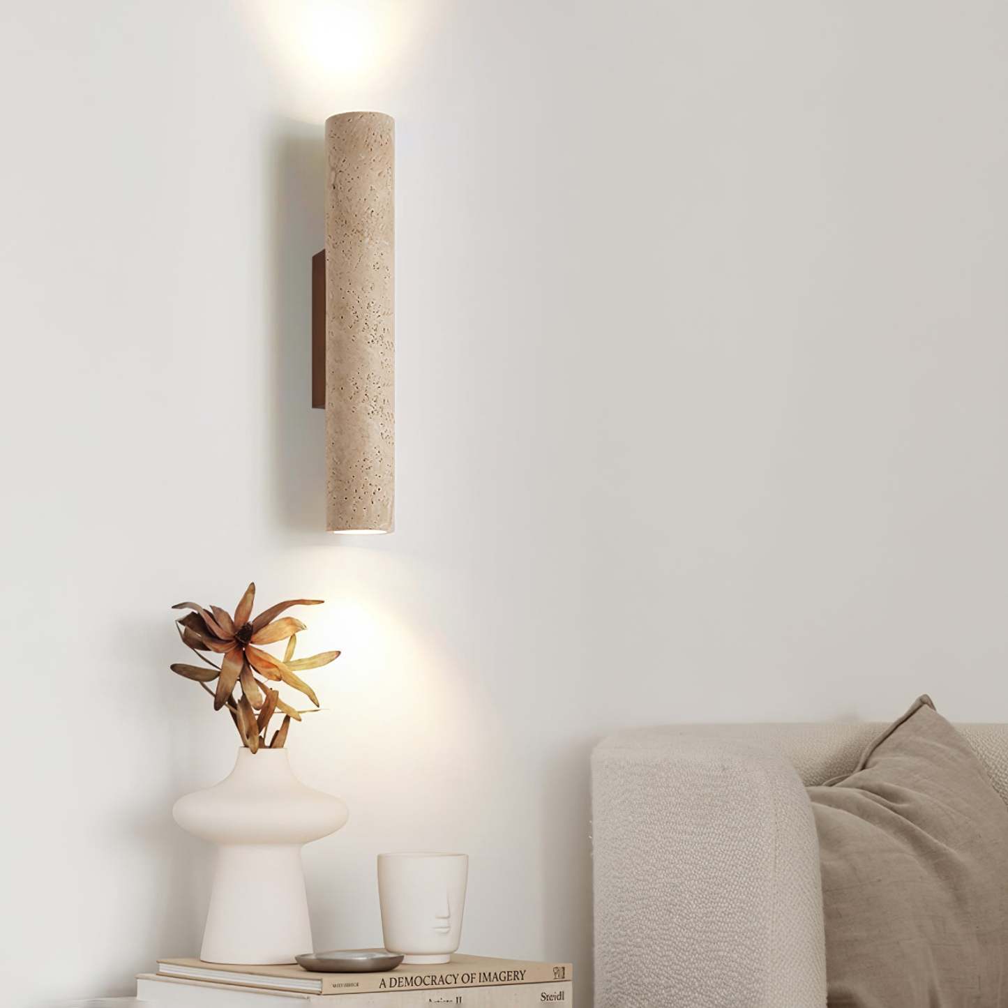 Solis Column Aplique