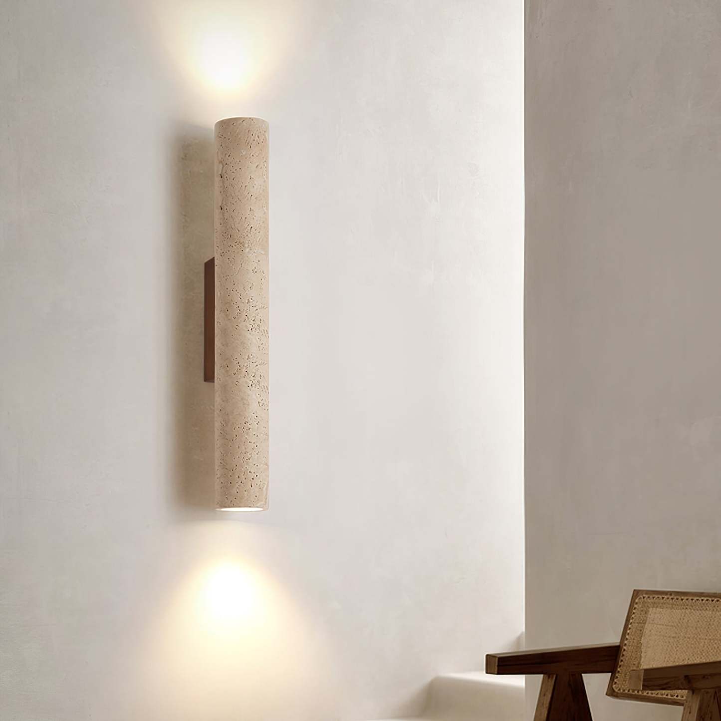 Solis Column Aplique