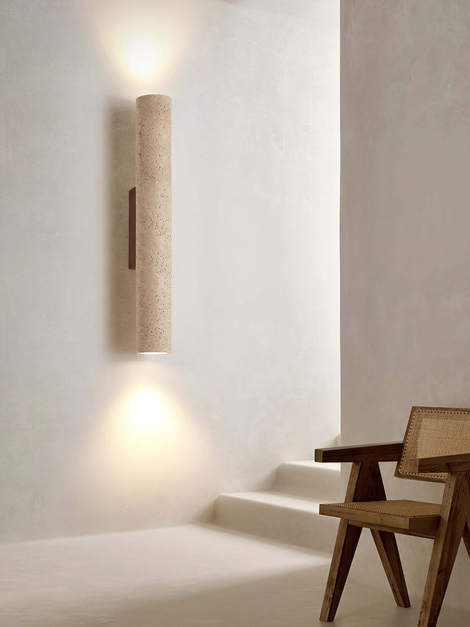 Solis Column Aplique