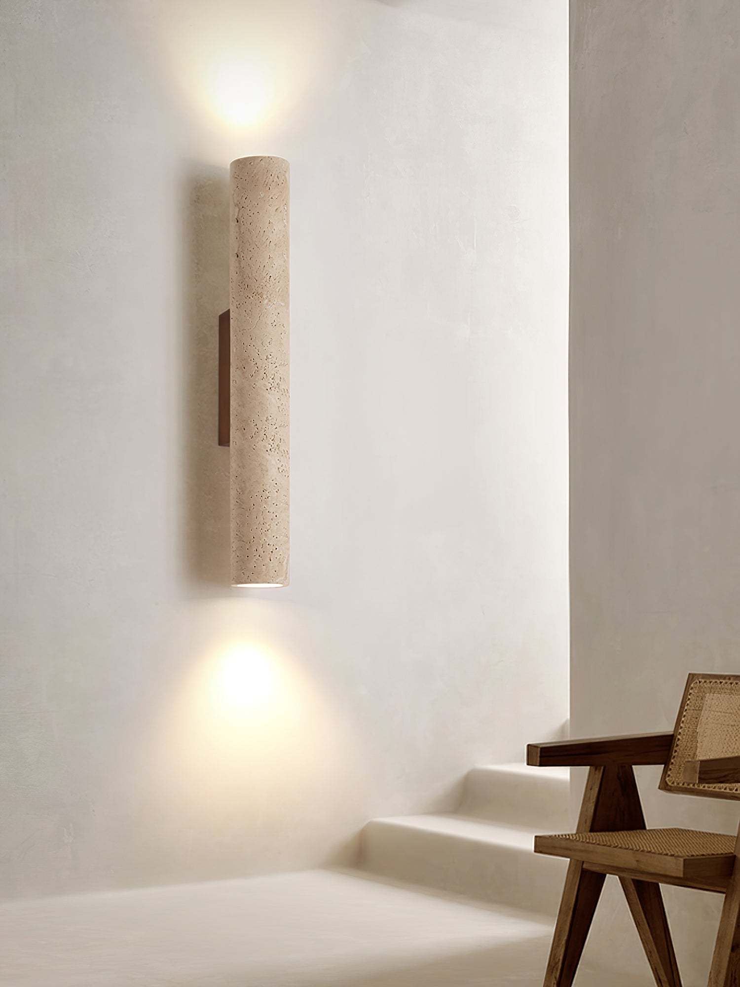 Solis Column Aplique