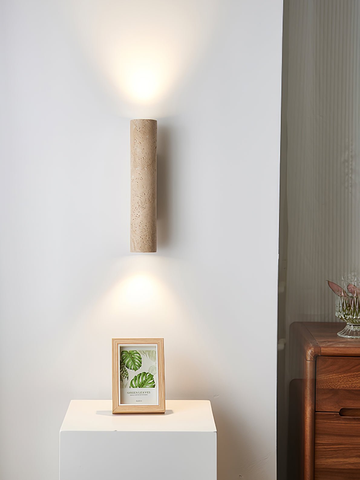 Solis Column Aplique