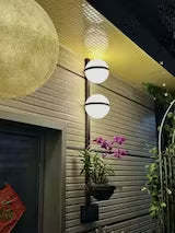 Valentina Moderno Globo Metal Acrílico Solar Lámpara de Pared Exterior Maceta Negro Blanco