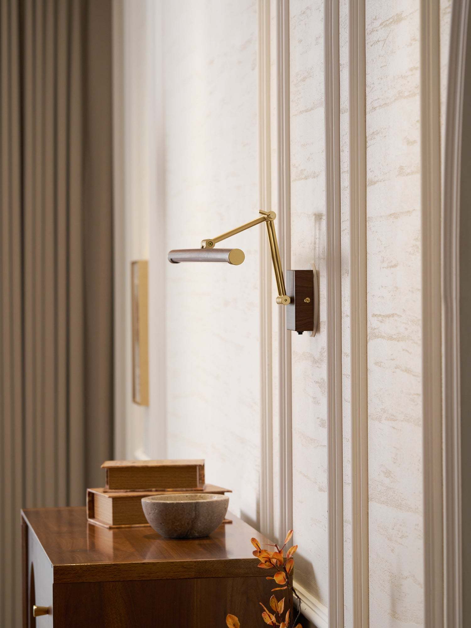 Walnut Color Linear Adjustable Aplique