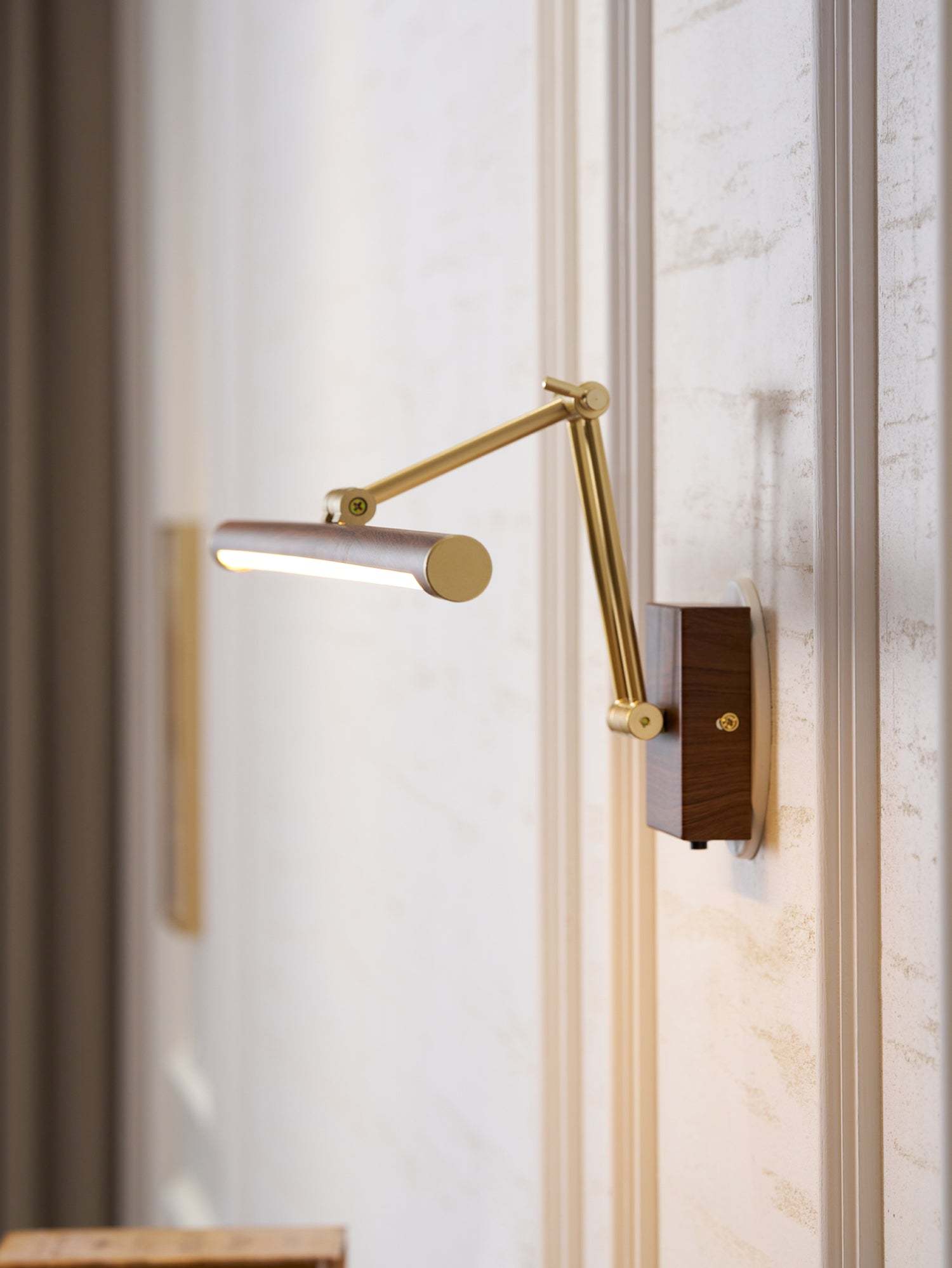 Walnut Color Linear Adjustable Aplique
