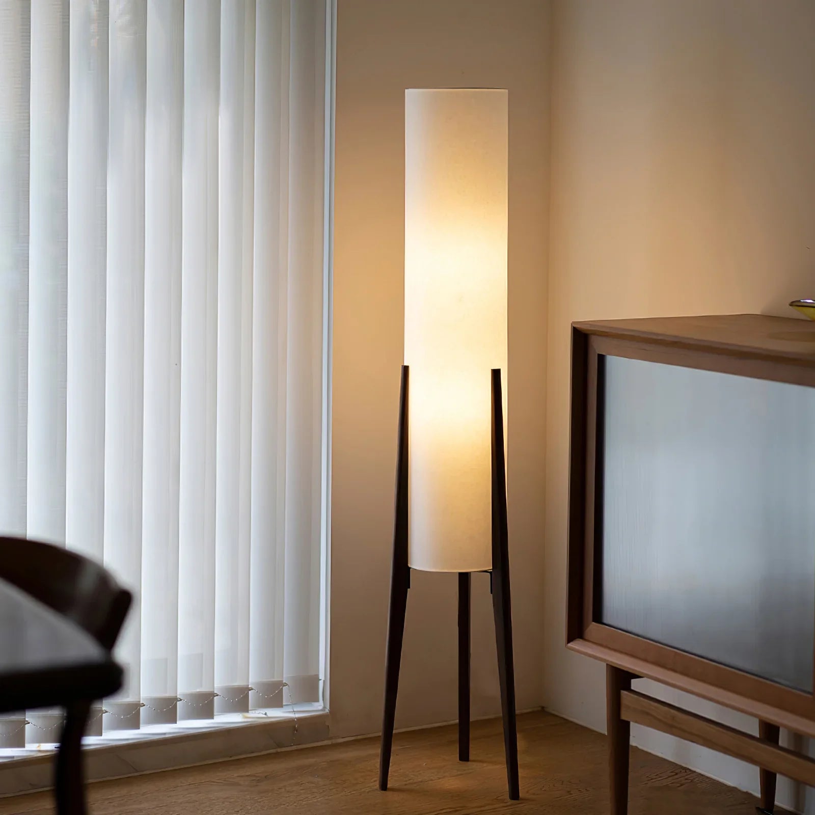 Hakka Minimalist Wood Fabric Floor Light