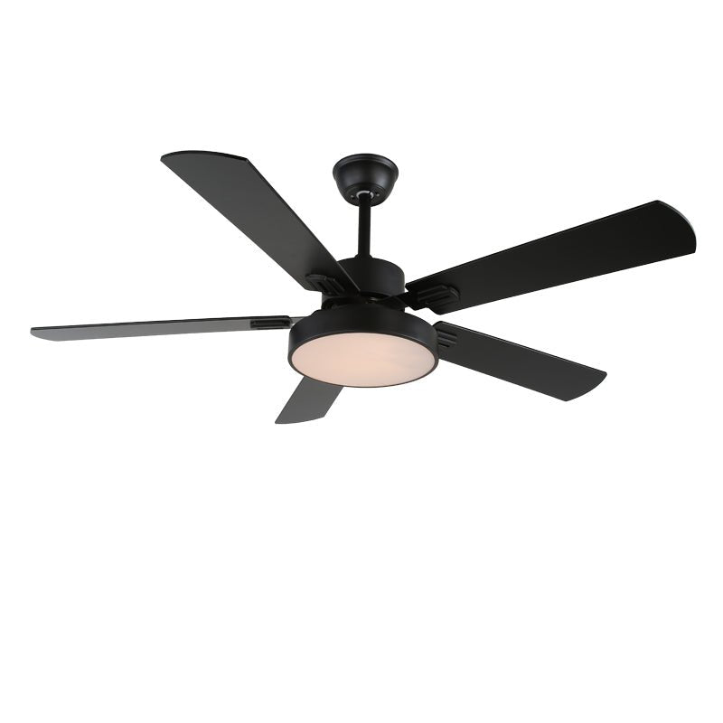 Detalle de las aspas de ABS y la pantalla acrílica del ventilador Aerilux.