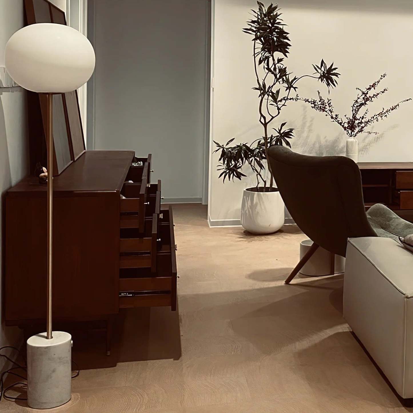 Axis Minimalist Alabaster Brass Floor Lamp