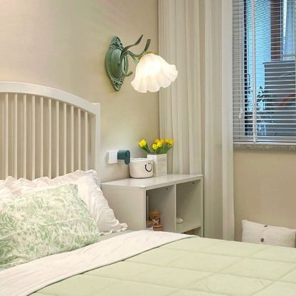 Carins Lámpara de Pared Moderna en Estilo Cottage con Flor y Metal para Dormitorio, Pasillo y Baño