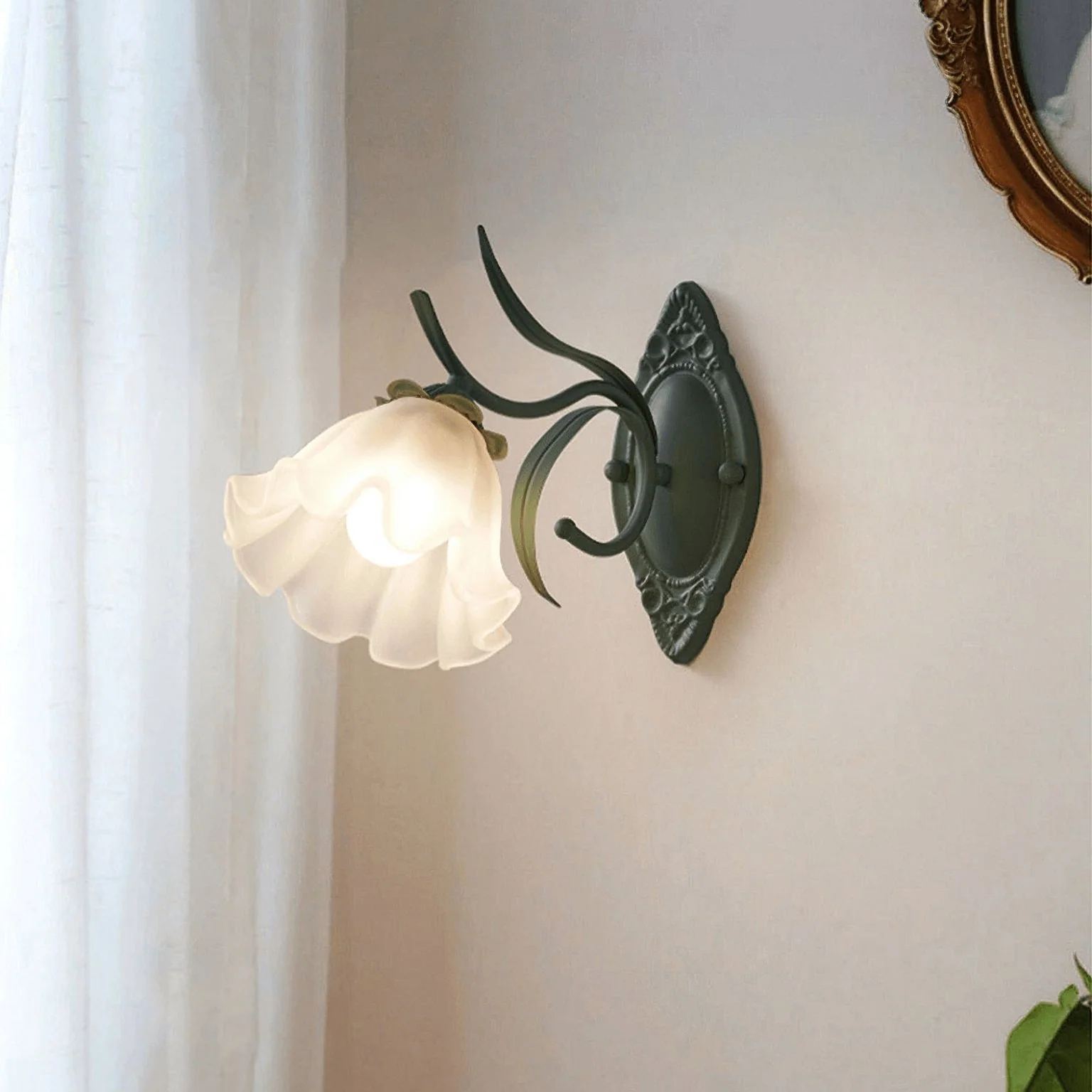 Carins Lámpara de Pared Moderna en Estilo Cottage con Flor y Metal para Dormitorio, Pasillo y Baño