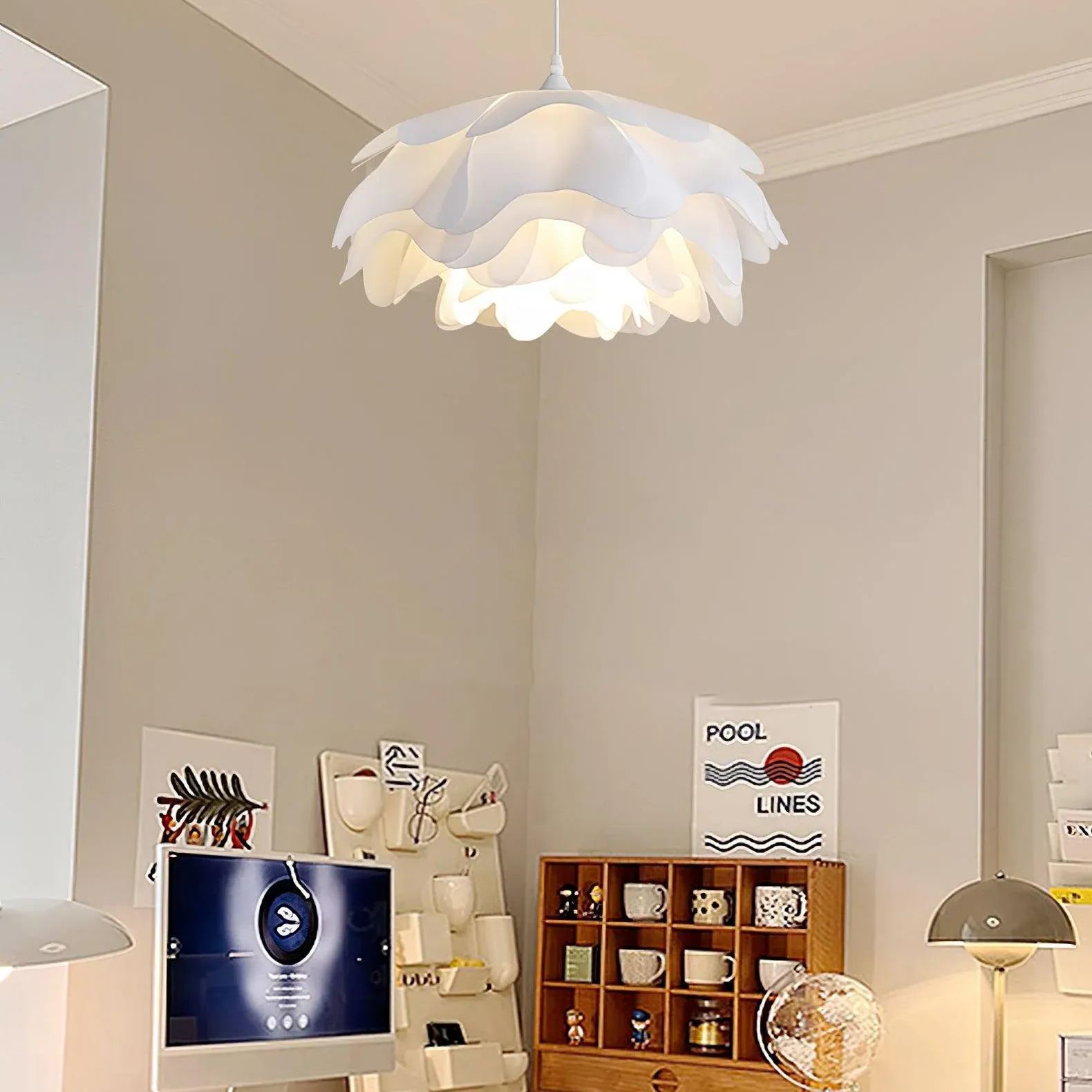 Renée Modern Flower Shaped Pendant Light Bedroom Dining Living Room