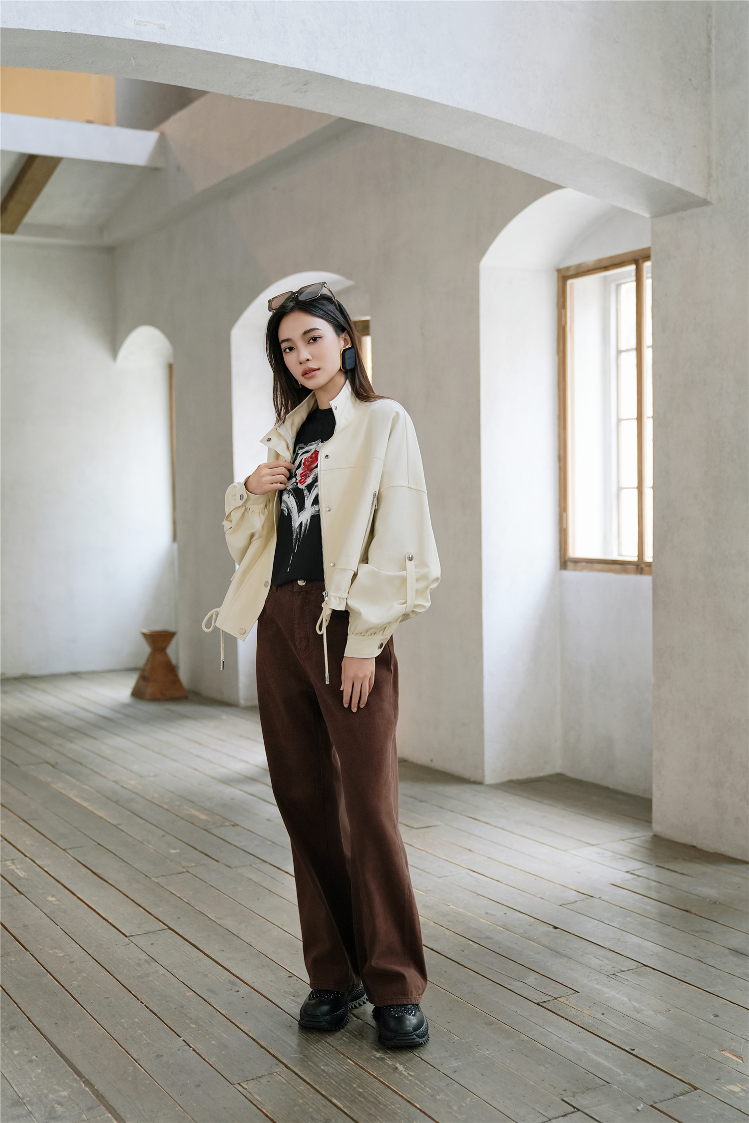 BESIONIA Fashionable Skinny Straight-Leg Pants