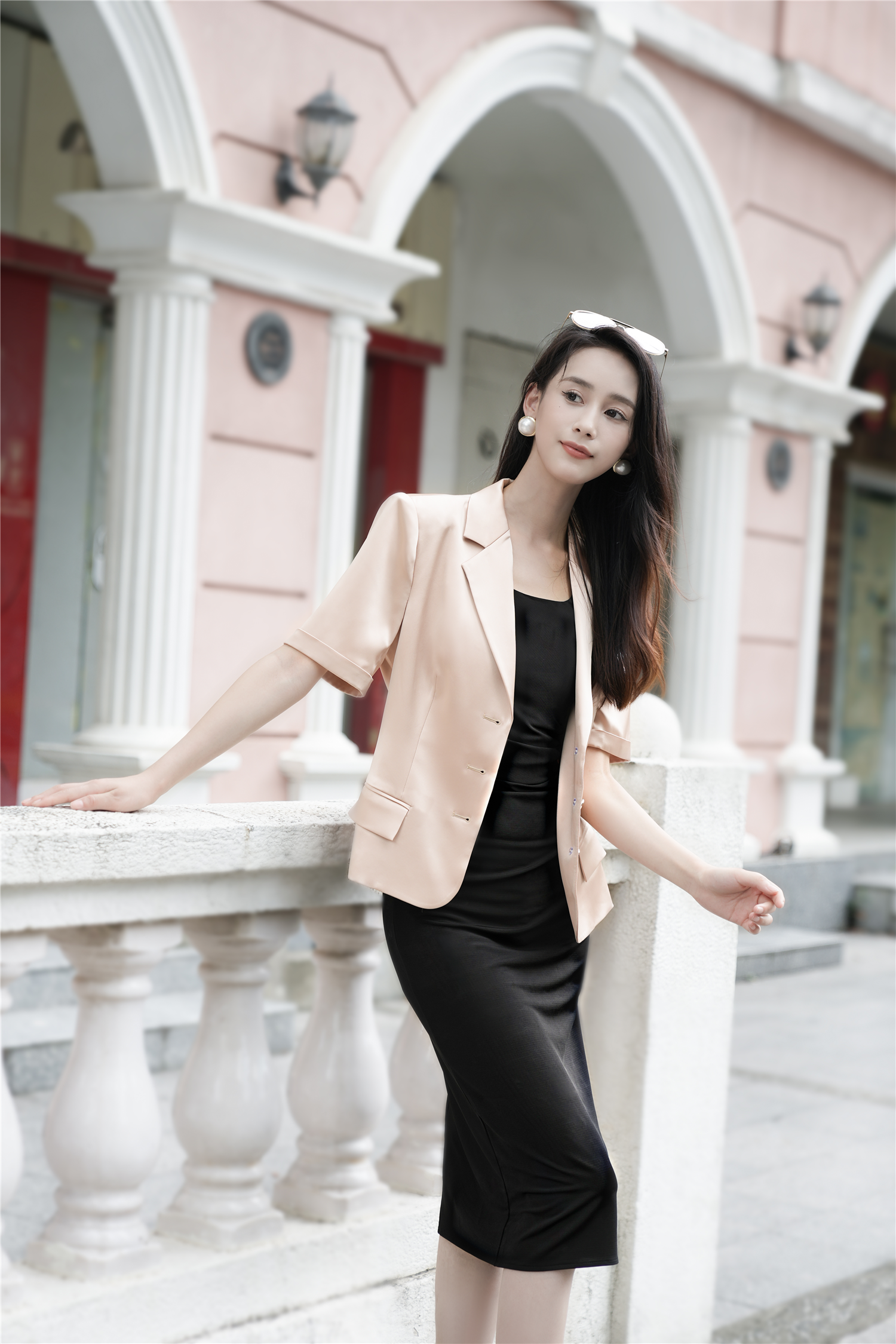 BESIONIA Slim fit commuter style short blazer