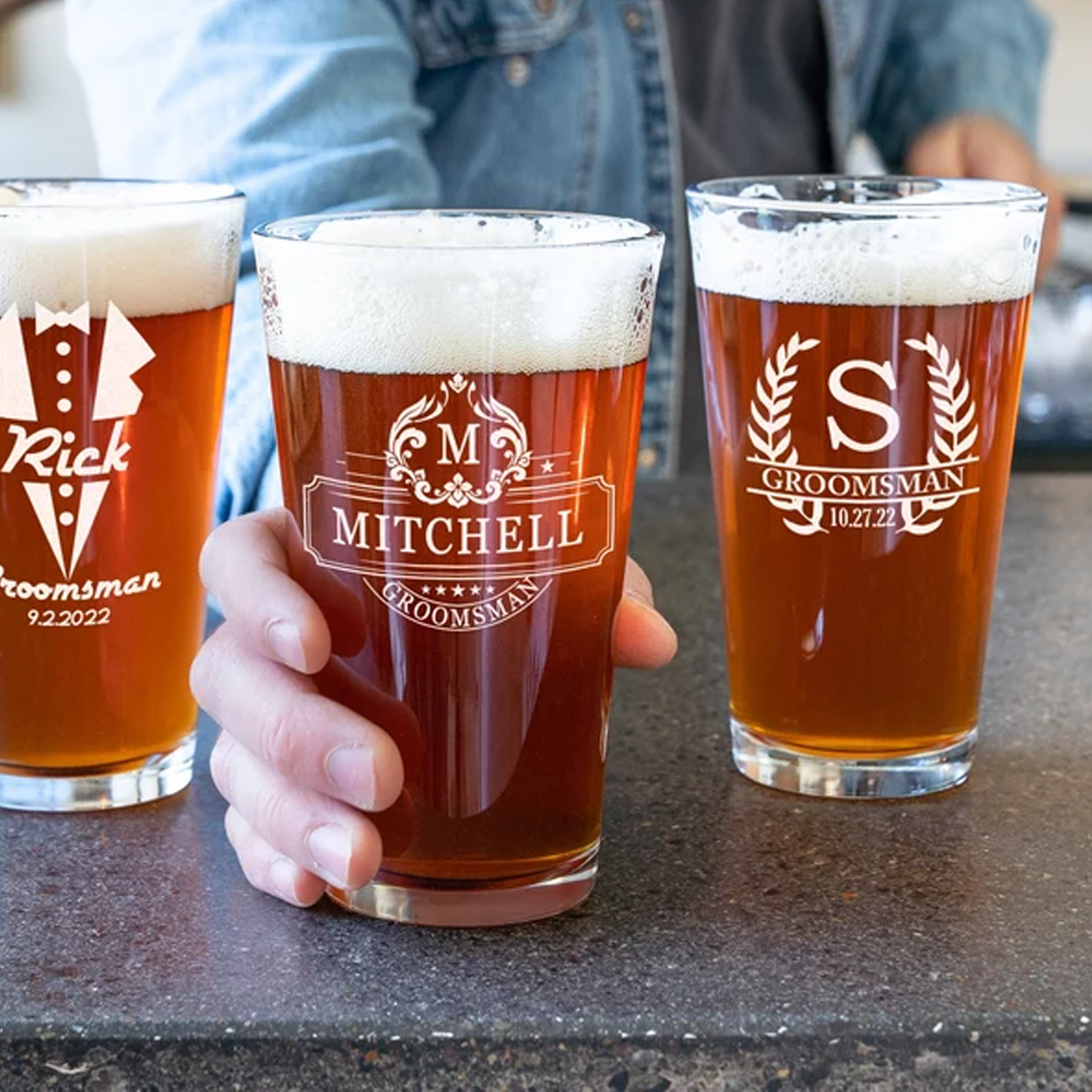 Personalized Groomsman Beer Pint Glass with Custom Logo Engraved Best Man Glass Wedding Party Gift for Groomsmen