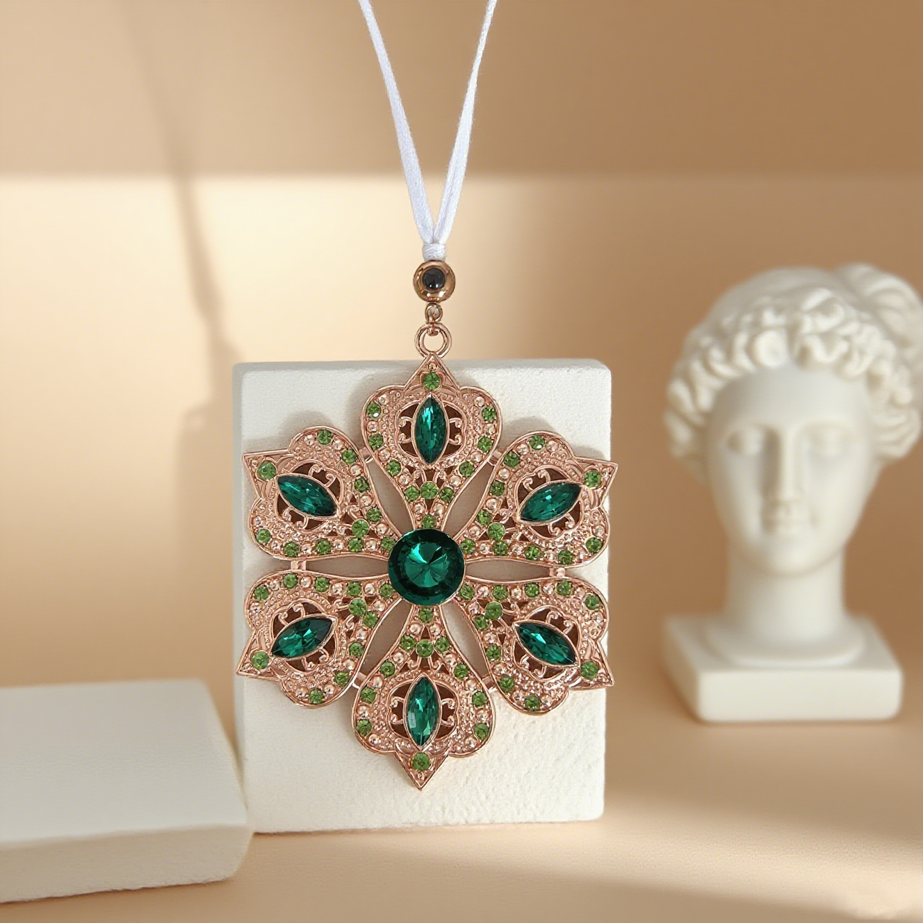 Custom Photo Rhinestone Ring Projection Pendant Car Decoration Christmas Tree Decoration for Christmas Gift