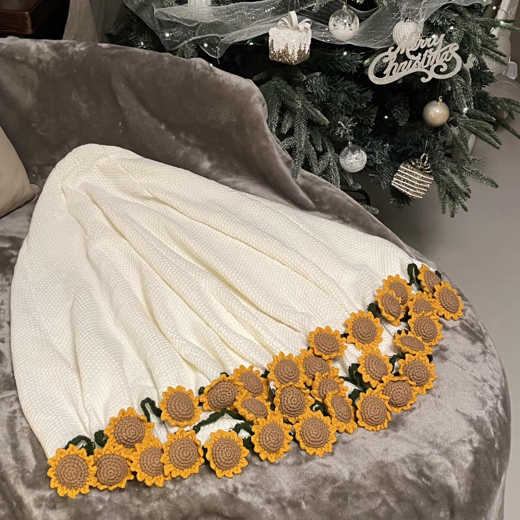 Handmade Finished Crochet Flower Blanket Bouquet Rose Knitted Bouquet Ready Made Throw Christmas Gift