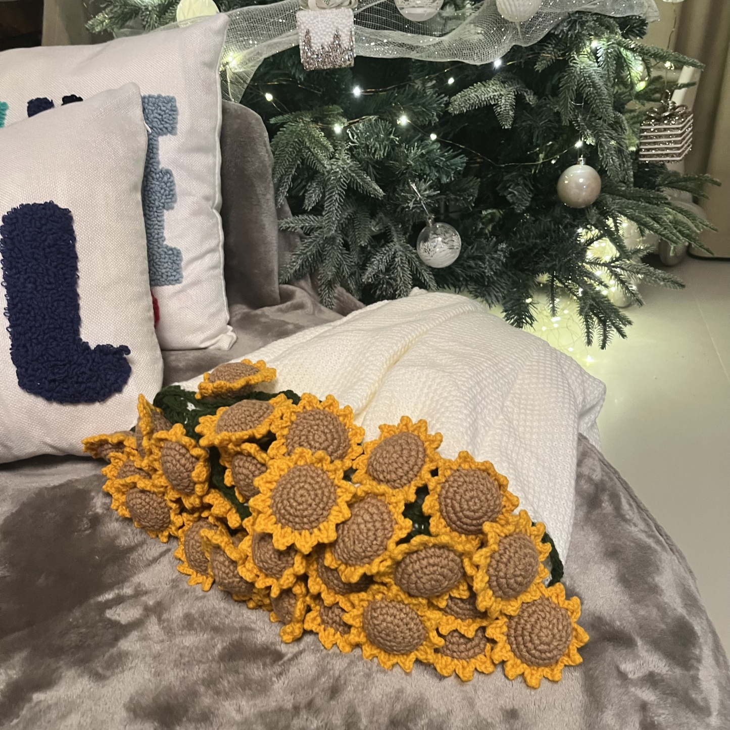 Handmade Finished Crochet Flower Blanket Bouquet Rose Knitted Bouquet Ready Made Throw Christmas Gift