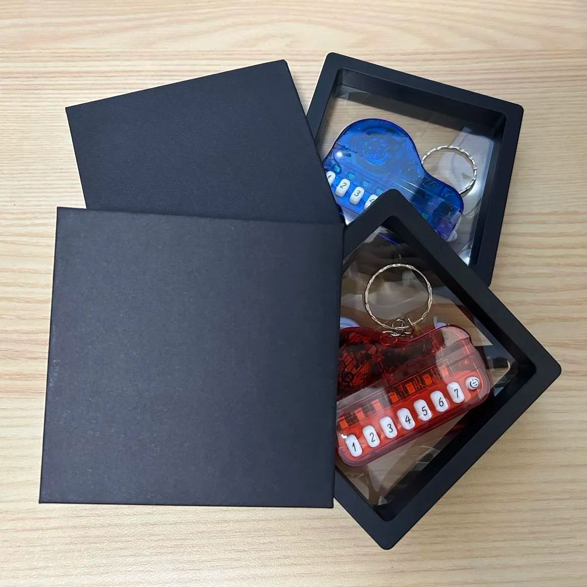 Mini Electronic Piano Keychain Creative Handheld Piano Luminous Music Bag Pendant