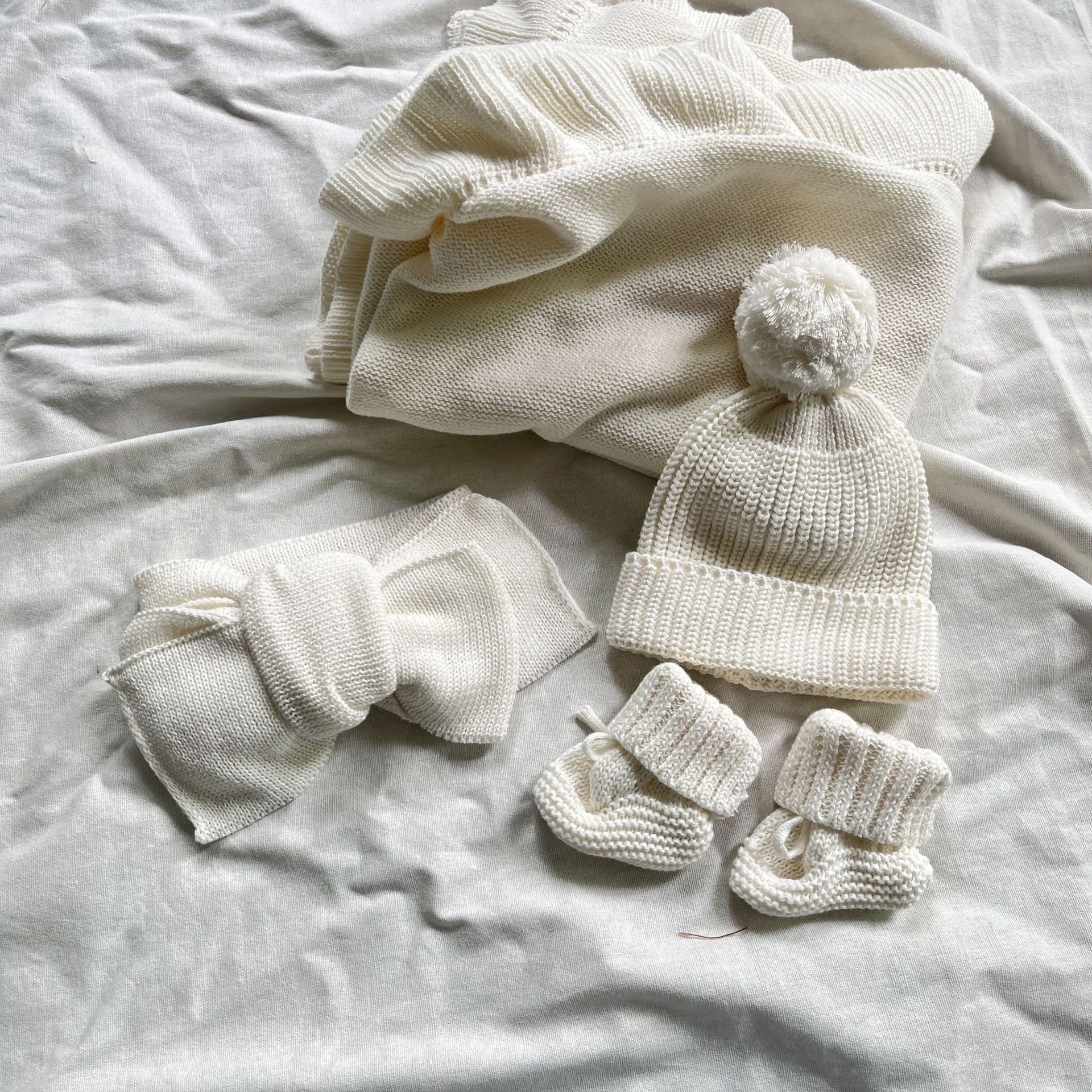 Baby Knitted Tat And Socks Set