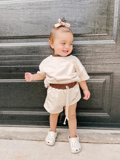 北欧INS爆款儿童纯色短袖套装亚马逊婴儿热销宽松纯棉短裤两件套