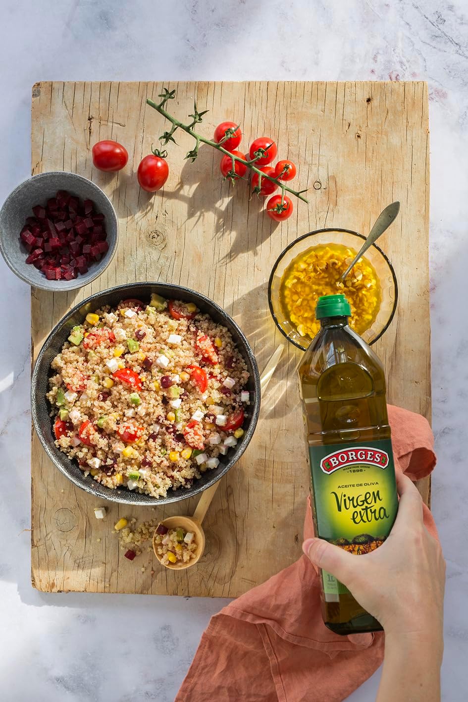 Borges - Aceite de Oliva Virgen Extra Variedad Picual Borges - Equilibrado y Sabroso - Bajo en grasas saturadas - Especial para Aliñar y Parillas - Vegano - Botella de vidrio de 750 mililitros