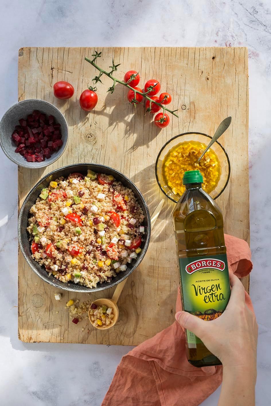 Borges - Aceite de Oliva Virgen Extra Variedad Picual Borges - Equilibrado y Sabroso - Bajo en grasas saturadas - Especial para Aliñar y Parillas - Vegano - Botella de vidrio de 750 mililitros