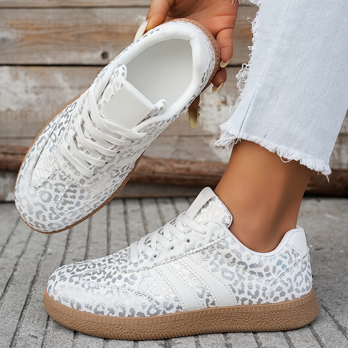 Women's Comfy Leopard Print Sneakers