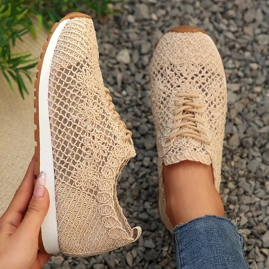 Floral Embroidery Casual Sneakers