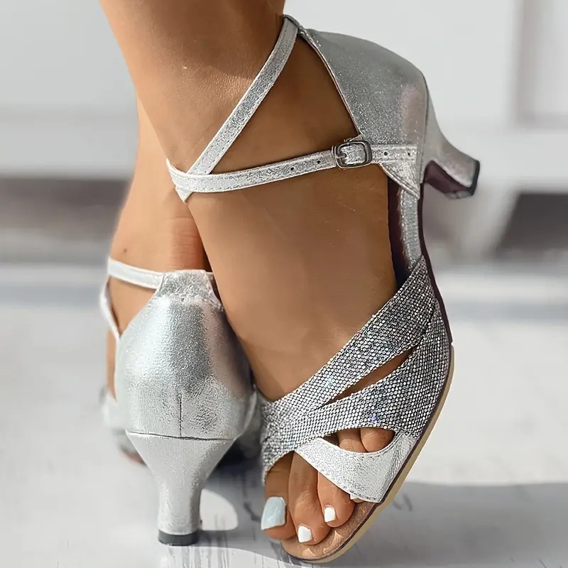 Medium Heel Soft-soled Latin Dance Shoes