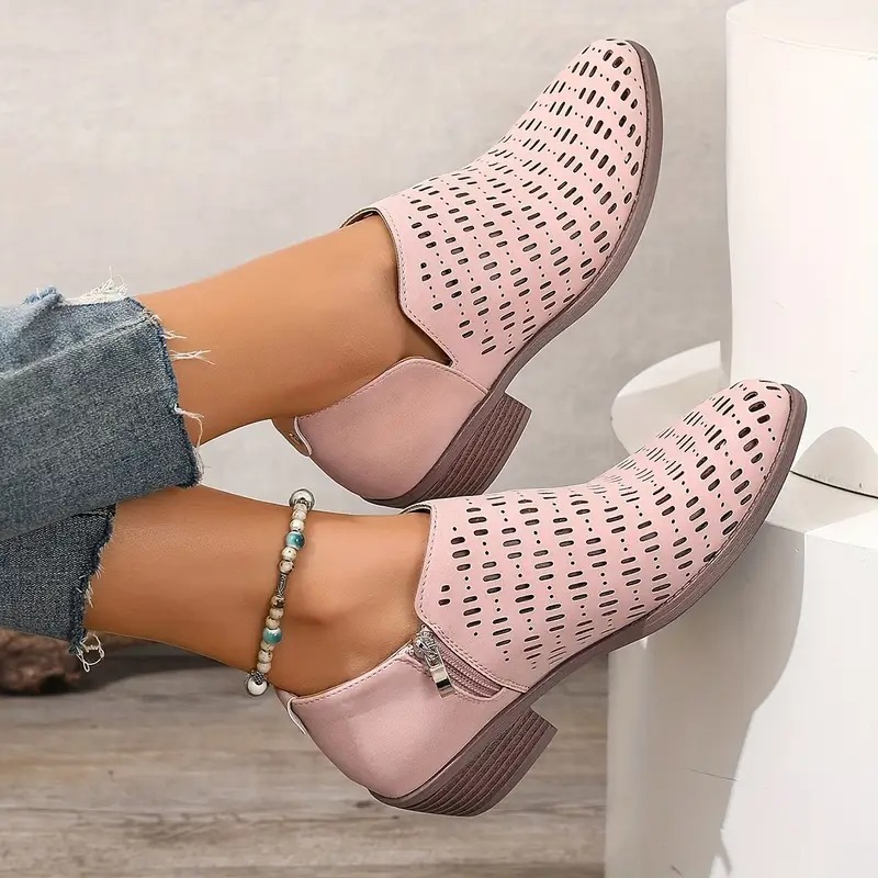 Women's Round-Toe Chelsea Boots